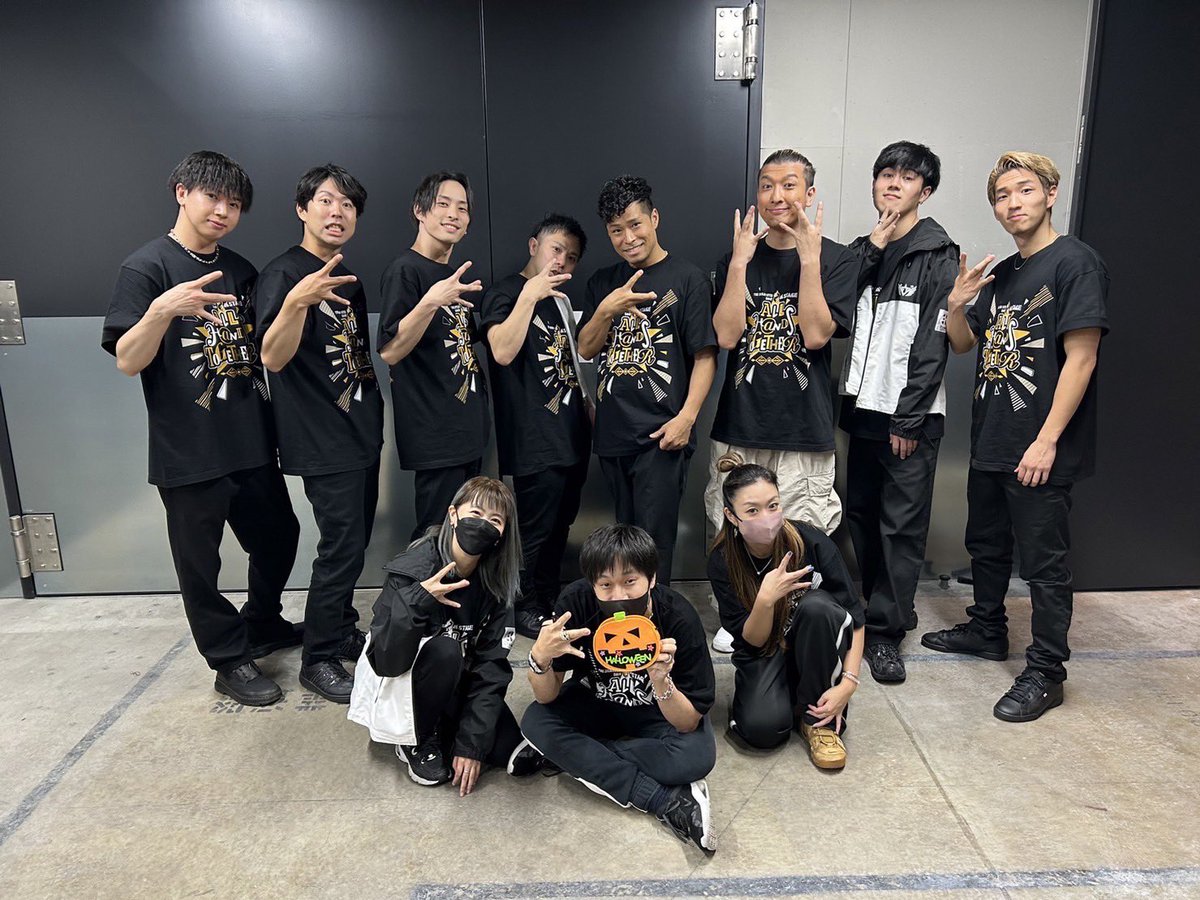 a__ra4's tweet photo. THE IDOLM@STER SideM 8th STAGE 
～ALL H@NDS TOGETHER～

315プロダンサーとして出演させていただきました！
貴重な経験をありがとうございました✨

余韻に浸りたくてDRIVE A LIVEをアラームにしました。笑

#SideM #アイドルマスター #Kアリーナ横浜 https://t.co/3SpQyY84TC