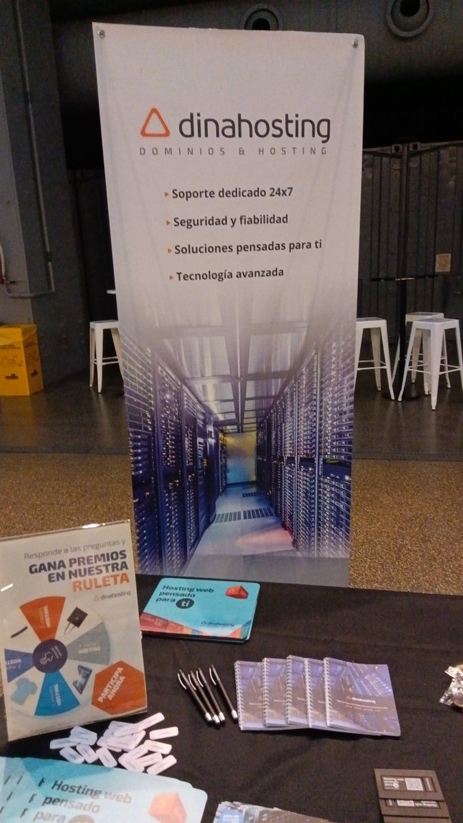 Preparando todo para mañana! <a href="/dinahosting/">Dinahosting</a> #WCMAD Nos vemos!
