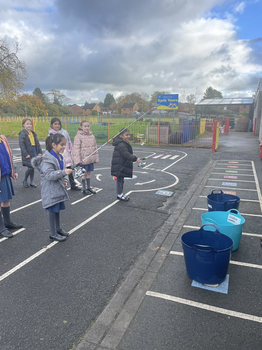 Queen's Drive Primary School tweet media