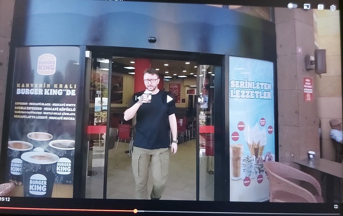 murat sonerin son yayınladığı dizi yorumu videosunda iki dk önce savaşa değinip 2 dk sonra burgerking reklamı yapması dünyanın en tezat şeyi boykotu bu kadar hafife almak da acınası