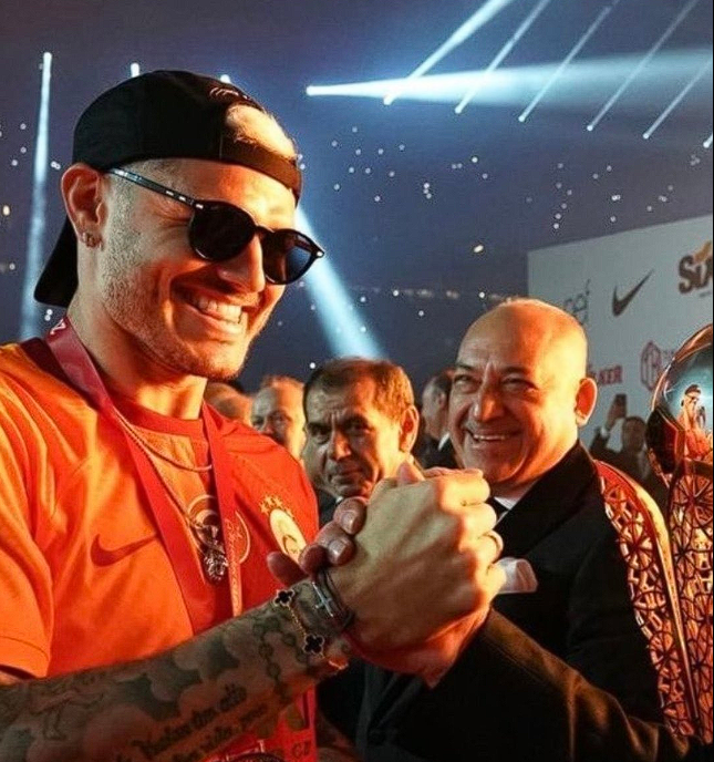 🚨🚨🚨🚨

 #GalatasarayKollanıyor