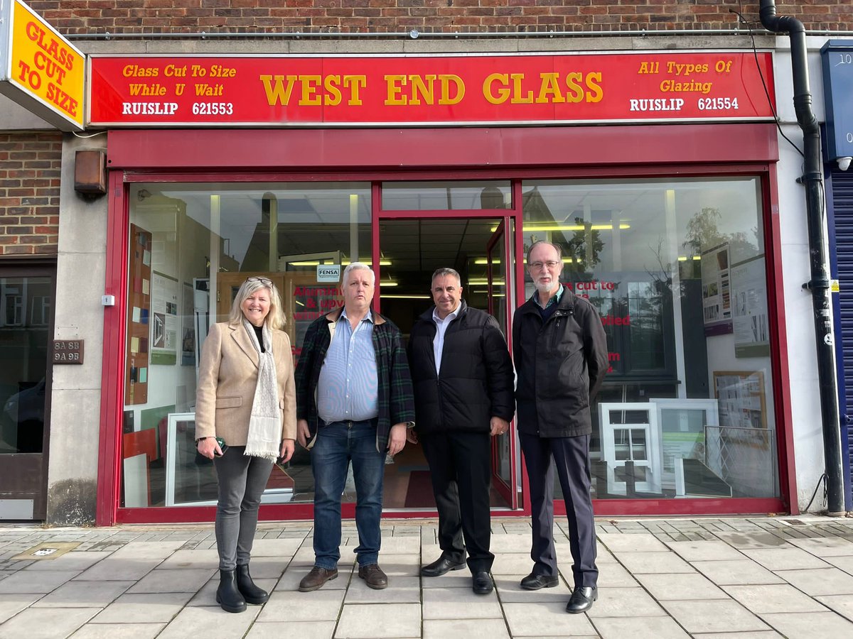 This morning I was out with Conservative Ruislip Manor Councillors @OBrienSusan and Douglas. 

We were at New Pond Parade, talking to local business owners and hearing what their priorities are and what I, as their local MP can do to keep the parade buzzing. 🛍️