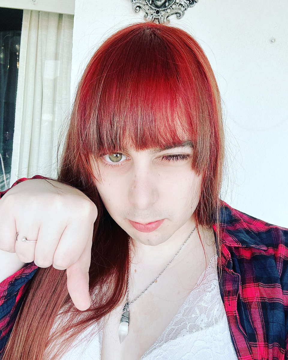 Tranquis que no muerdo, casi nunca... 🥰
#cute #alternative #LGBT #friends #twitchstreamer #twitch

twitch.tv/yuno8as