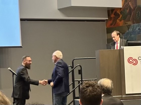 Congratulations to Dr. Aleksandr Stotland, Winnick Award recipient for translational research! Thank you to the Winnick Foundation for recognizing & supporting investigators who are conducting high-impact #Clinical & #TranslationalResearch aimed at improving #healthcare.