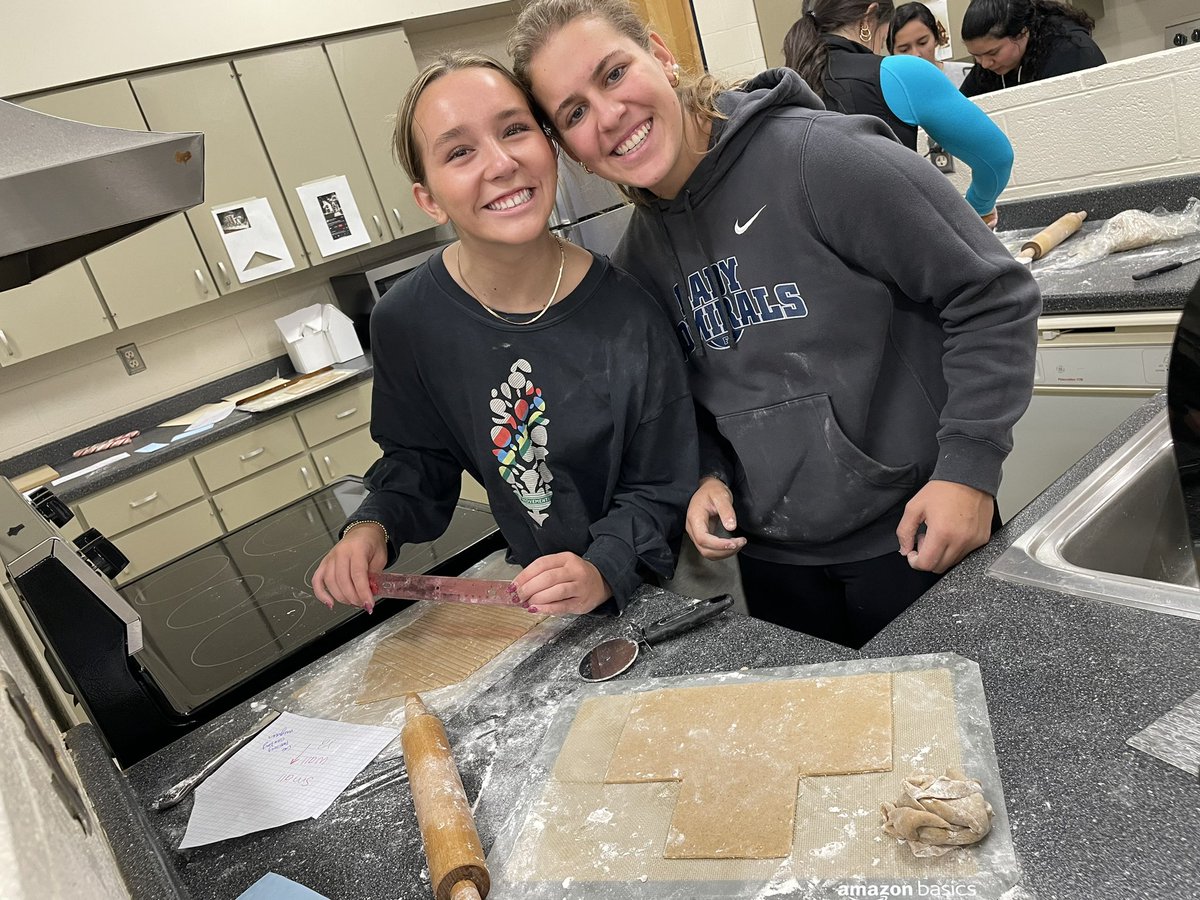 caravaughnfhs's tweet photo. It is the beginning of @FantasyOfTrees gingerbread houses at Farragut High! Thank you to @Admiralshomeec for all the time &amp; energy you invest in this each semester! 🎄 https://t.co/vcEyzdwHTC