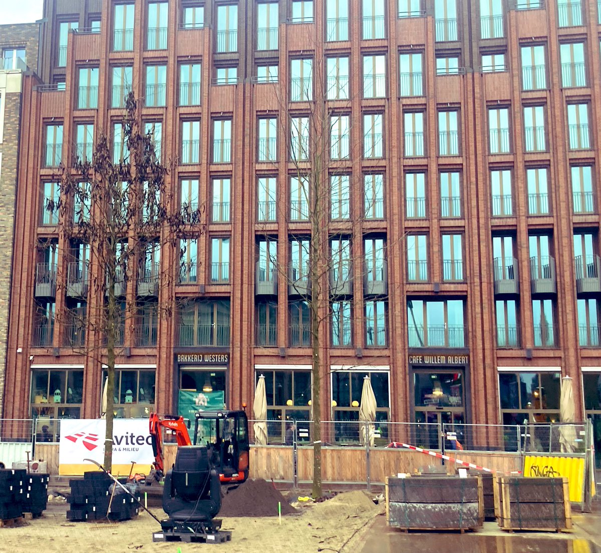 De 1e #bomen staan oude #GroteMarkt in #Groningen. 👏🏻