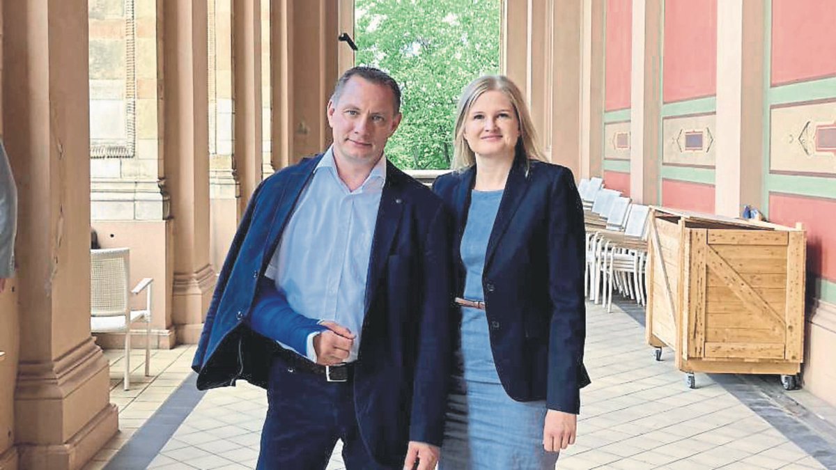 Oha, ab jetzt wird "links" gegrüßt
