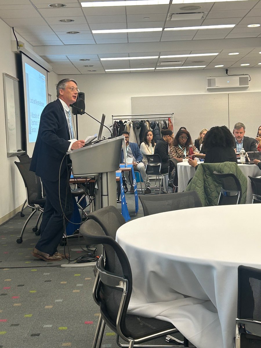 SLThachiksays's tweet photo. “This is hard work, but not as hard as what our students go through” reminds @UnderSecKvaal during #collegecompletionASAP. All our students are worthy. https://t.co/9kWnO8npra