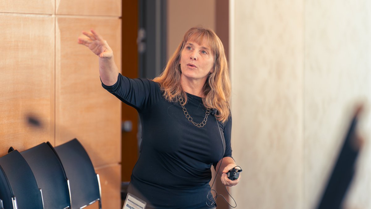 whartonbrain's tweet photo. What a fantastic session today with Mary "Missy" Cummings, Director of the Mason Autonomy & Robotics Center (MARC) @GeorgeMasonU on #AI, Uncertainty & the Rise of AI Risk Managers.
#WiNSummit #BrainScience #AnalyticsatWharton https://t.co/kGZWpfNLQc