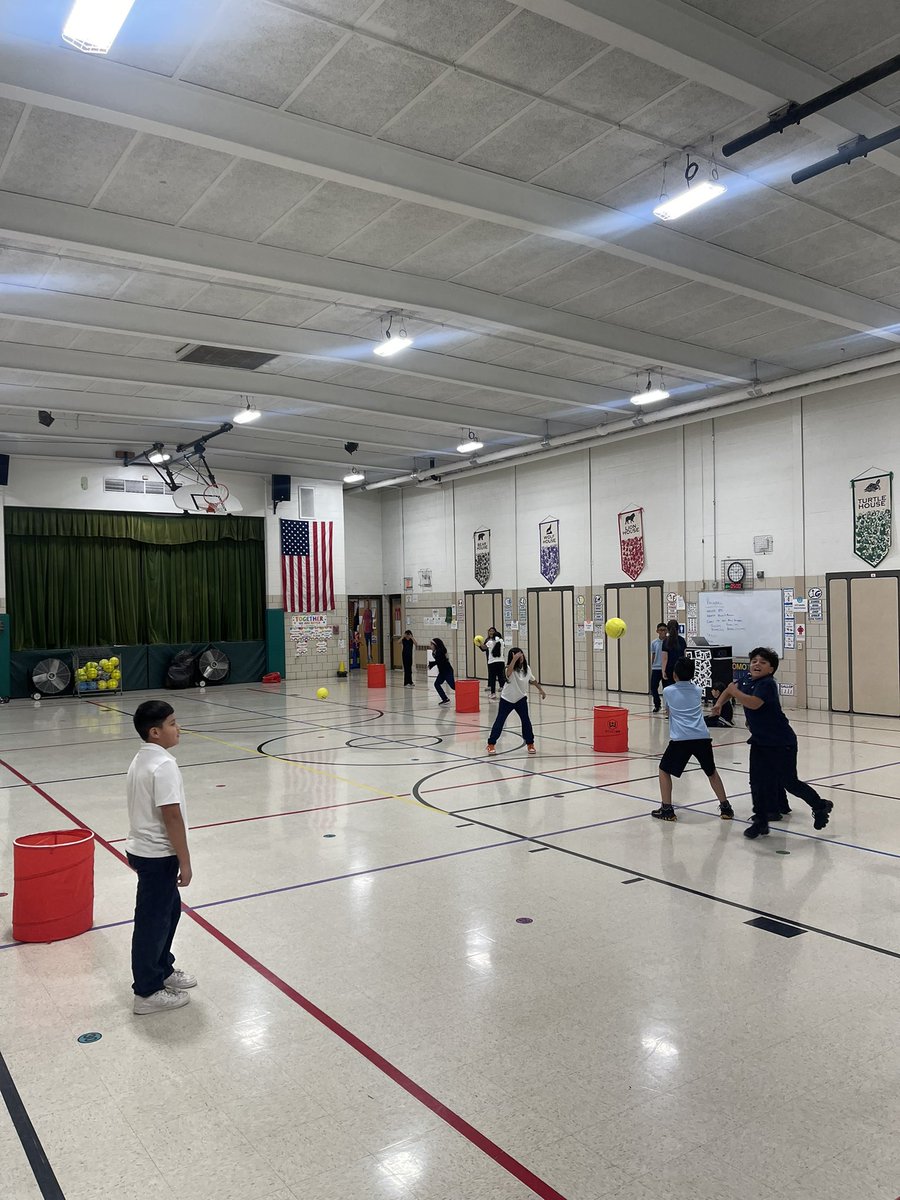 b_physical's tweet image. JBK PE week in review K-2nd grades worked with a balloon striking and tracking it in the air.  3rd-5th graders starting on volleyball passing.    Up Next we will continue to work volleyball skills of setting and serving.