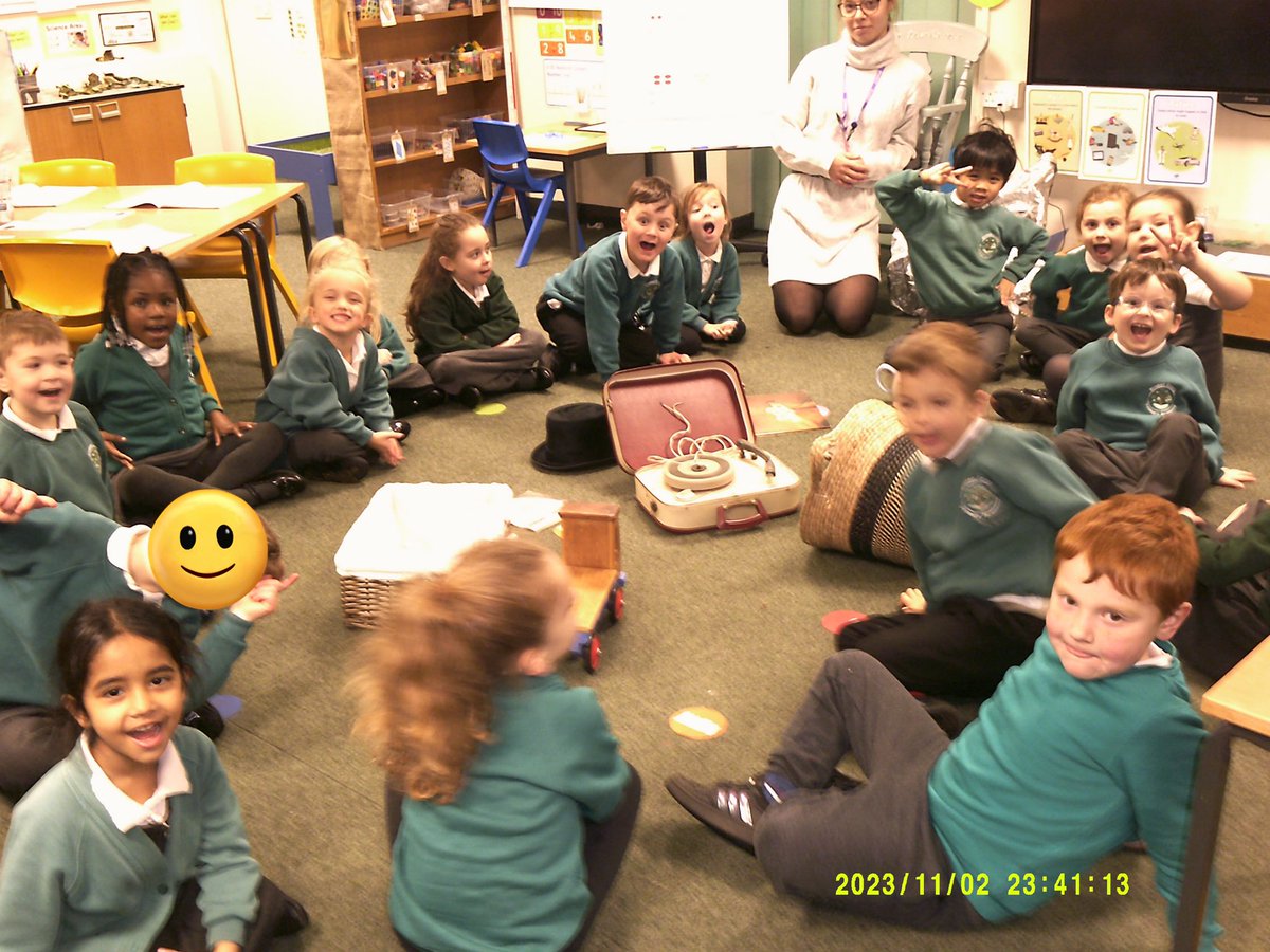 BrokenCrossAc's tweet photo. Year 1 have been reading โGrandadโs Islandโ in English. This week, they have used their creative skills to create Grandadโs Island and experienced what it is like in Grandadโs attic. They discovered many intriguing items! #TheWriteStuff @janeconsidine https://t.co/L37jm7sXtI