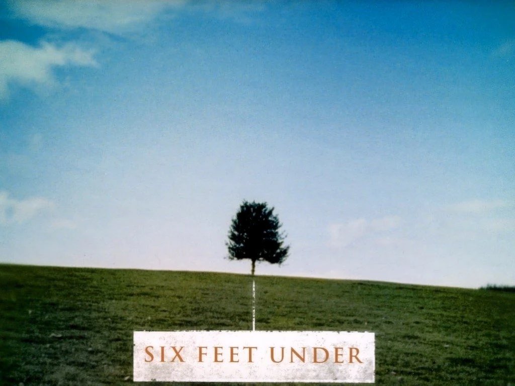 🚨Six Feet Under llega a Netflix 

Por qué deberíais verla o por qué deberíais volver a verla si ya la habéis visto:

🎬 youtu.be/7tv6xmI-wp4?si…

Plataforma: HBO y Netflix
Temporadas: 5
Capítulos: 63
Duración media: 60 min
Puntuación: 🍿🍿🍿🍿🍿