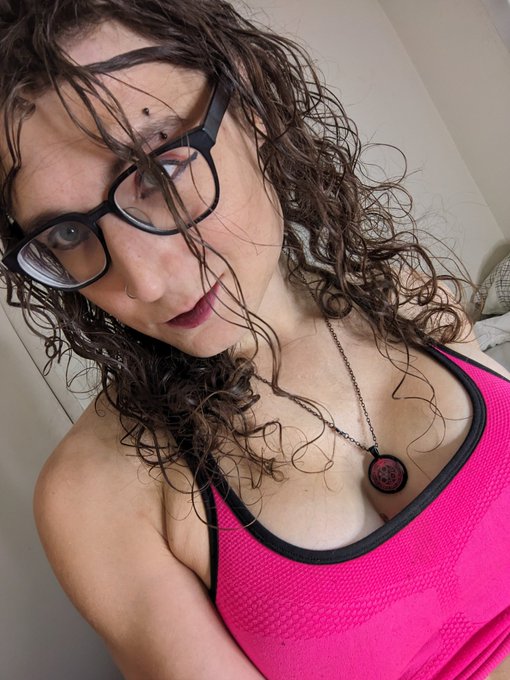 Streaming the explicits  https://t.co/oYpfQtLoDu https://t.co/9d6Ber3kti<a href="/tag/skype"class="tags"><span>#skype</span></a>