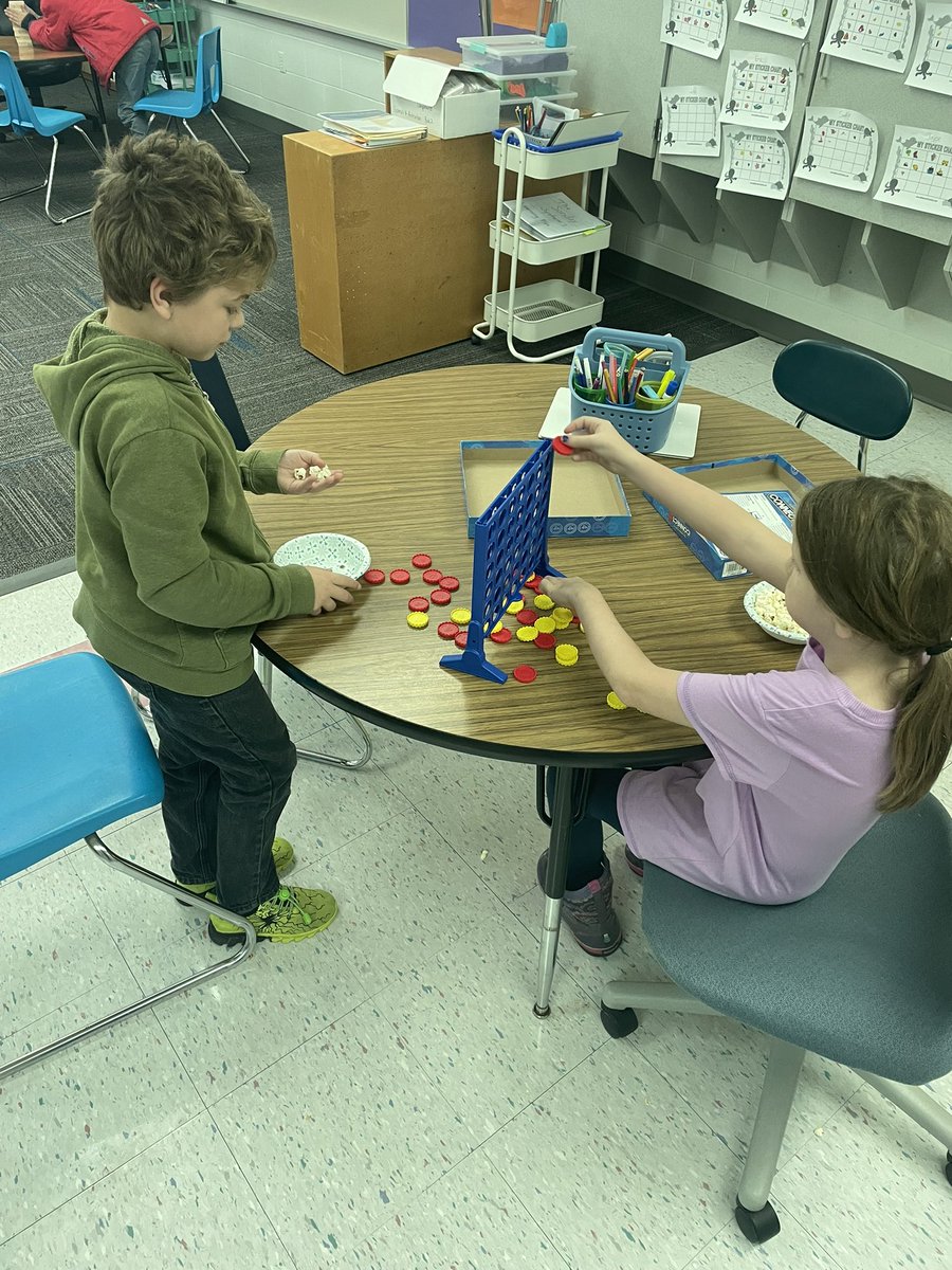 MrLatimerKM's tweet photo. Celebrating the end of a hard working quarter with some fresh popped popcorn and games in Mr. Latimer and Mrs Swanson’s classroom! @KMElem https://t.co/9aY2HbLKpN