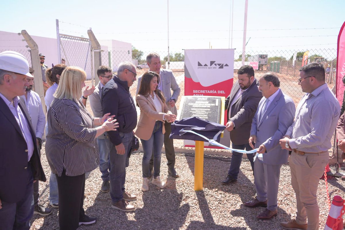 QuintelaRicardo's tweet photo. El Gasoducto productivo Patquia Chamical ya es una realidad, dejamos inaugurada la primera etapa de una obra sin precedentes en nuestra provincia y esperada por toda la zona. 
Además de favorecer a cientos de nuevos usuarios domiciliarios, este gasoducto es estratégico para el desarrollo productivo en toda la región, haciendo más fuertes a nuestras economías regionales, promoviendo la generación de empleos y haciendo crecer a toda la provincia. Estas son las obras que defendemos y por las que seguiremos trabajando.