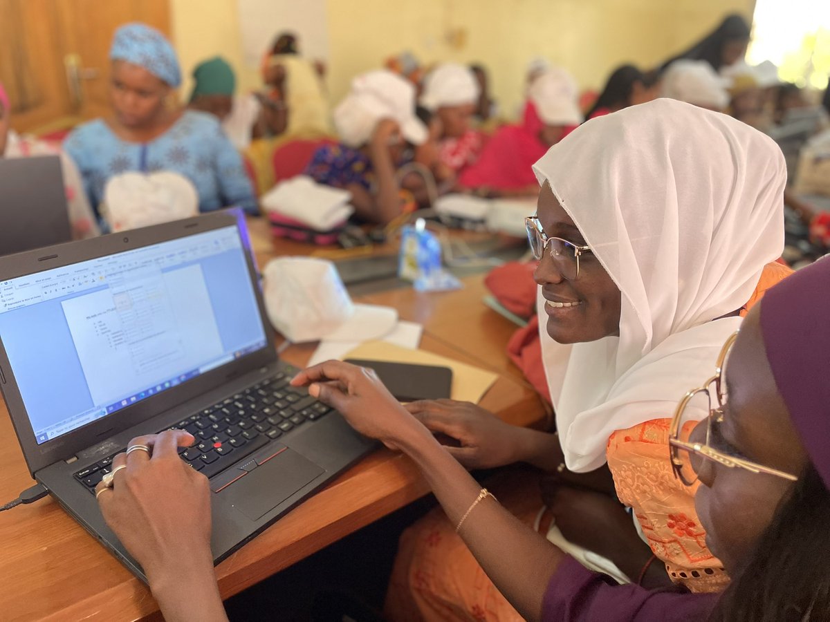 DigitalNisa's tweet photo. Digit'elles Tour #4

Jour 5 :Nos apprenantes sont confiantes et toujours aussi déterminées. La formation se déroule dans la joie et la bonne humeur. Elles ont déjà acquis des compétences en informatique et en bureautique.
@GroupeSonatel @ODCSenegal 
 #DIGITELLES https://t.co/ybxvi5v3Bc