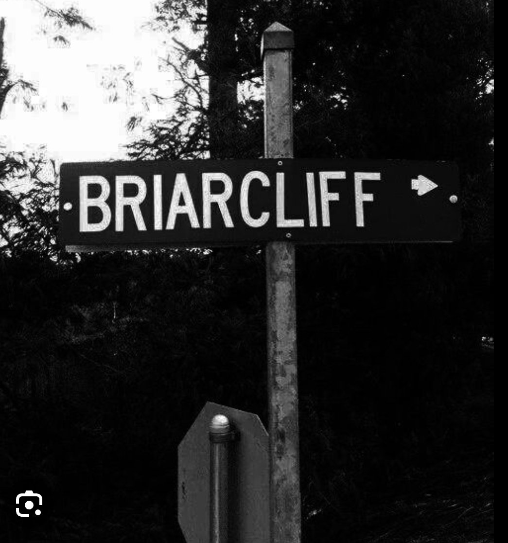 JulieMorphus's tweet photo. @absoluteradio house names, I would call mine Briarcliff then no one would call because they would get admitted https://t.co/BuA12pHqmS