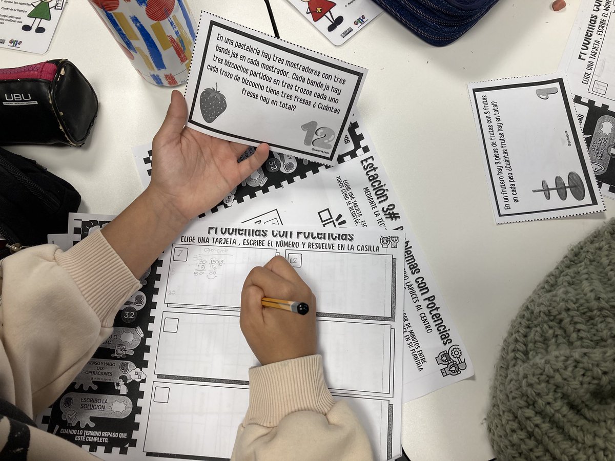 ColegioCHG's tweet photo. Hoy en 5º hemos centrado nuestras #EstacionesdeAprendizaje en practicar las potencias.
Además, con un divertido juego, hemos mezclado a los dos grupos, haciendo la mañana mucho más divertida y amigable 
📝Materiales: #LEGO @Yanoteajunt0 @liveworksheets @Teacher_Chus https://t.co/lcRTc6kTNQ