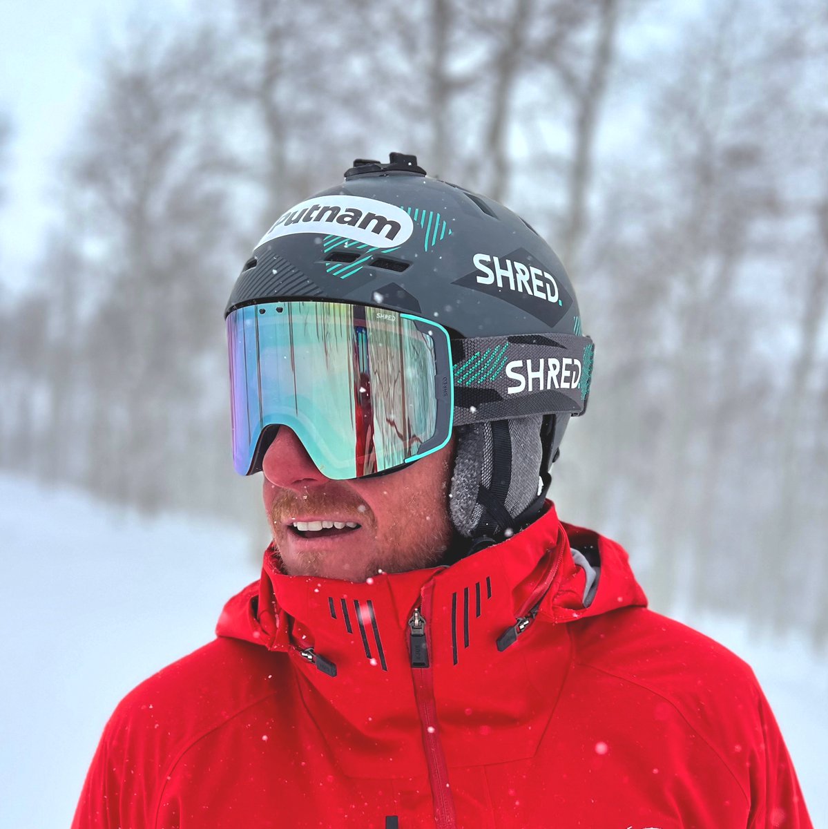 “We’re solving for real-world issues. We’re not here for mere marketing gimmicks.”-@ted_ligety. Dive into "What’s Next: Gold Medalist Ted Ligety Talks Goggle Trends His Brand Will Never Follow" featured on @thegearjunkie
gearjunkie.com/winter/ted-lig…
#DefeatFlatLight #comeSHREDwithus