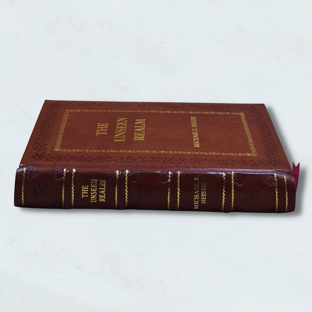 RareBiblio's tweet photo. Crafting the finest leather bindings and printing excellence at Rare Biblio. 📚✨ 

Experience the art of timeless books with us. ✨ ➡️https://t.co/9kDtMyx7Z7  📚

#RareBiblio #LeatherBinding #PrintingMastery #TheUnseenRealm #MichaelSHeiser #customizedbooks #christmas #books https://t.co/pxerKtpFgD