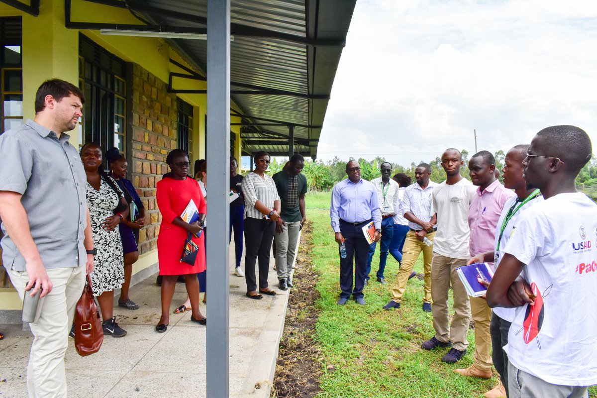 mms_kenya's tweet image. We had the honor of hosting a delegation from @PEPFAR, @USAIDKenya, @CDCKenya, &amp;amp; @PeaceCorps at our Angola DREAMS Integrated Hub.

The visit was to explore the implementation, accomplishments, best practices, and impact of the DREAMS program.
@ampathkenya

#makemesmile  #dreams