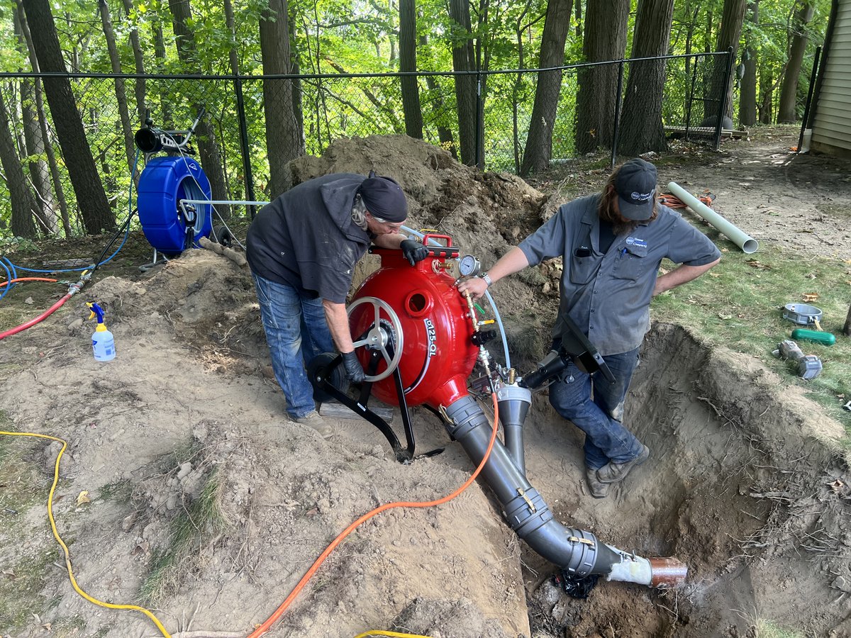 SewerCleaningCo's tweet photo. Ready to ditch the old ways of sewer repairs? Our trenchless pipe line repair is the way forward. Say hello to a more efficient and eco-friendly solution! 440-290-6055 #trenchless #lining #nodig #plumbingrepair #piperepair #excellentservice #wecanfixit #repair #goodhousekeeping https://t.co/6XMwjS4Mrx