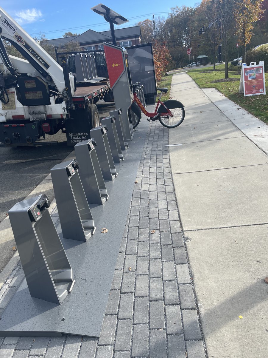 🚨 NEW STATION ALERT 🚨 

Hey, City of Fairfax (@CityofFairfaxVA) riders! We’ve added two more new stations at University Dr & Democracy Ln and Fair Woods Pkwy & Fairfax Blvd. Happy riding! #bikeva
