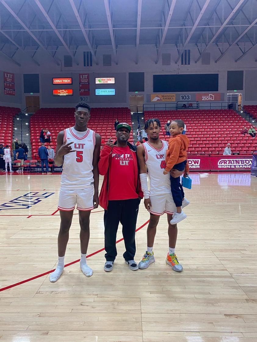 ll2_tt's tweet image. Too Blessed To Be Stressed.. @_delliott_ 
@olayhamed #WeDevelop