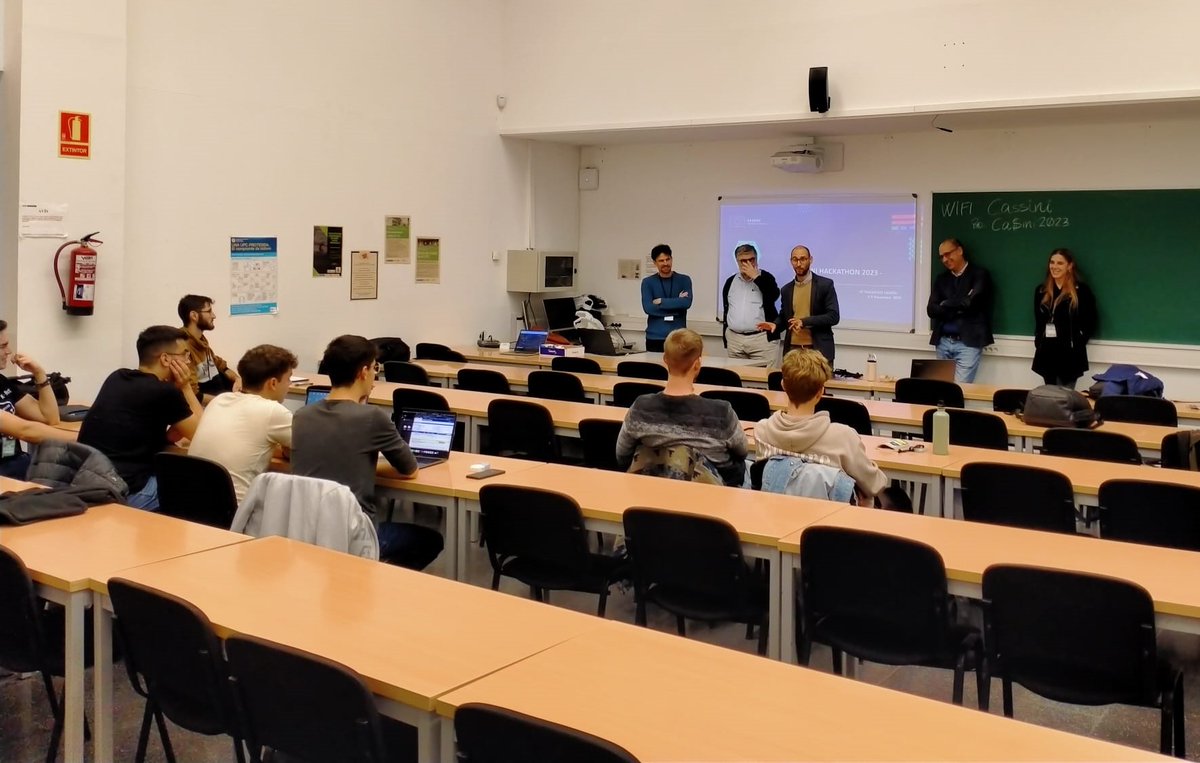 IEEC_space's tweet photo. Ja ha començat la 6a #hackató CASSINI, amb el tema '#Espai per al desenvolupament internacional i l'ajuda humanitària'! 🛰️

Després de donar la benvinguda als participants, aquests comencen a formar equips i reben una sessió introductòria per començar a entrar en matèria 👩‍💻👨‍💻

Molta sort! 👏👏👏

La hackató #CassiniBCN23 està organitzada per:
#IEEC, @kimbcn, @cambrabcn i @icgcat

Amb la col·laboració de:
@airbus @Open_Cosmos @eetac_upc @upcllobregat

#HackathonCassiniSpain2023 #CassiniEU #Innovació #ReptesGlobals #EUSpace #Copernicus #Galileo #EGNOS #IRIS2
