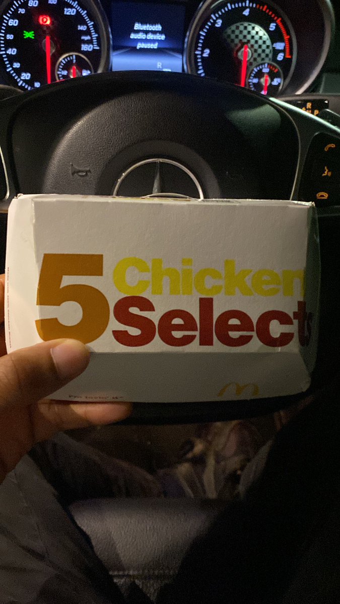 Dopeboy_30's tweet photo. @McDonaldsUK @McDonalds what is going on here! Ordered 5, paid for 5 only find out I’ve been given 3. Make this right! #McDonald #rightyourwrong #McDonalds https://t.co/8GcLg39b5o