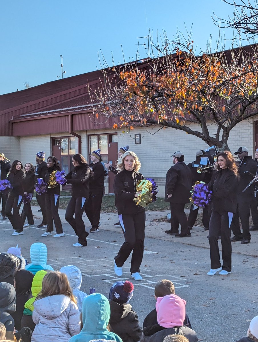 TRES_Principal tweet media