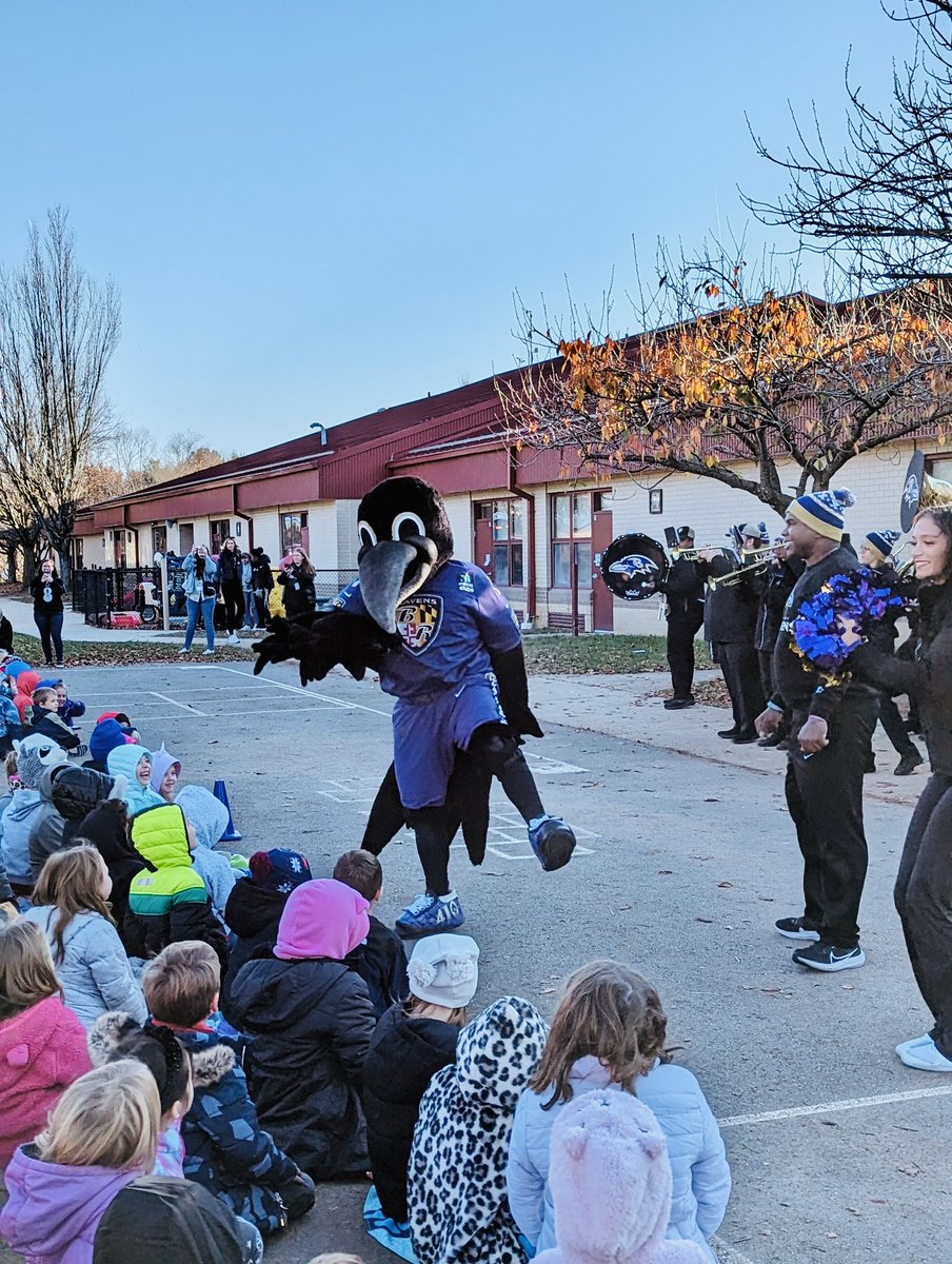 TRES_Principal tweet media