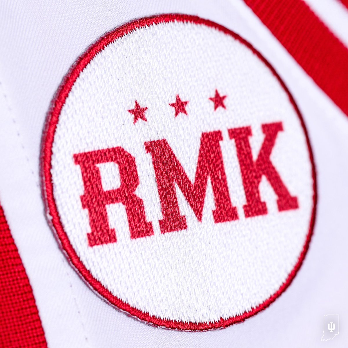 IndianaMBB's tweet image. ⭐️⭐️⭐️

We will be honoring Coach Knight with commemorative patches on our home &amp;amp; away uniforms for the duration of the season.