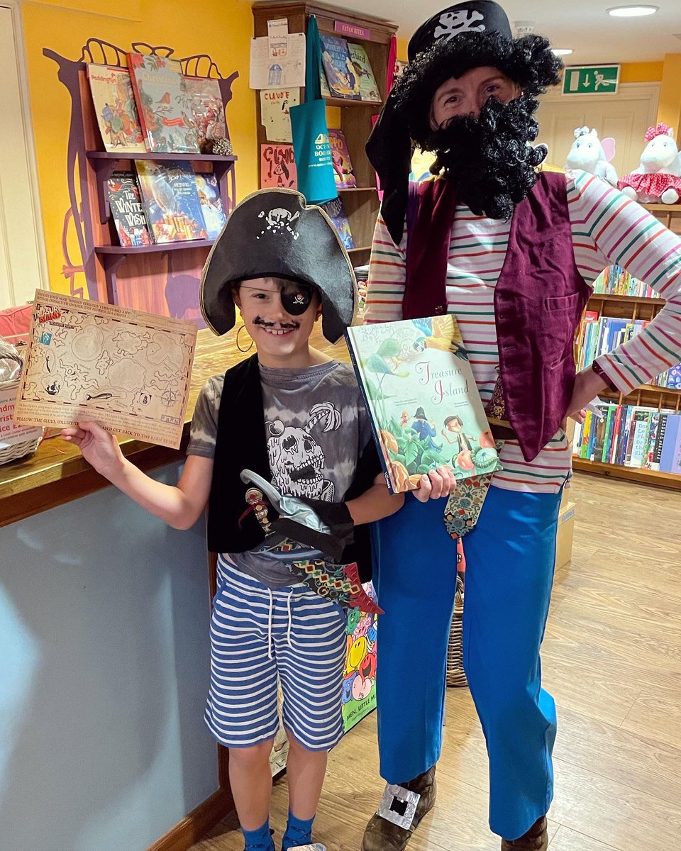 Octavia's Bookshop (@octaviabookshop) on Twitter photo Highlight of the half term Treasure Hunt ! 👏🏴☠️🏝️ <a href="/theBarnTheatre/">Barn Theatre</a> #treasureisland #ahoymehearties #swashbucklingstories #treasureislandtheplay #bookyourticketsnow Highlight of the half term Treasure Hunt ! 👏🏴☠️🏝️ <a href="/theBarnTheatre/">Barn Theatre</a> #treasureisland #ahoymehearties #swashbucklingstories #treasureislandtheplay #bookyourticketsnow