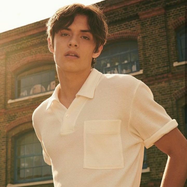 updateoliviabr's tweet image. 🚨 Segundo fontes para o Deuxmoi, Olivia Rodrigo está namorando Louis Partridge e as coisas evoluíram muito rapidamente. 

Ela teria passado a semana na casa dele enquanto visitava Londres.