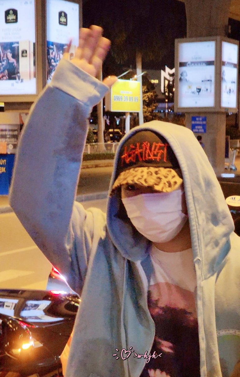jackdoan0610's tweet photo. #ZICO #지코 arrived Tansonnhat airport #hochiminhcity #Vietnam https://t.co/8uJdArO57H