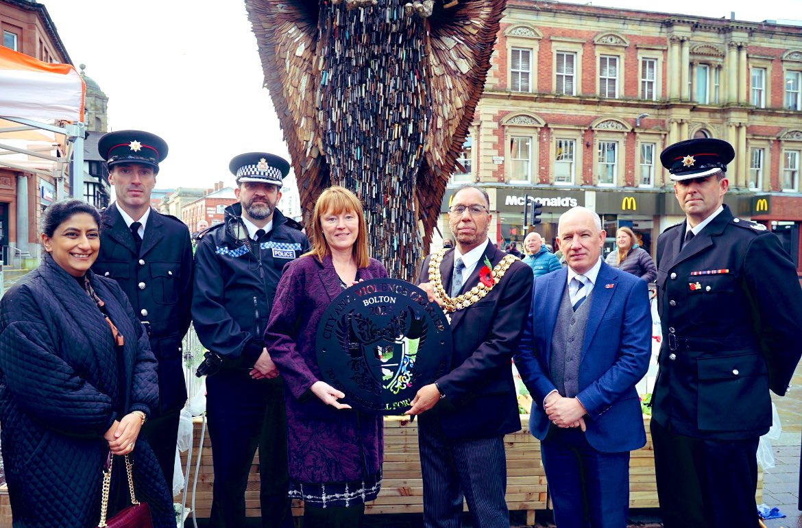 Really was an honour to be invited to the official unveiling of the #knifeangel in Bolton this afternoon. Highlighting the negative impact that violence has on communities and to ignite conversations on how better to settle disputes. @manchesterfire