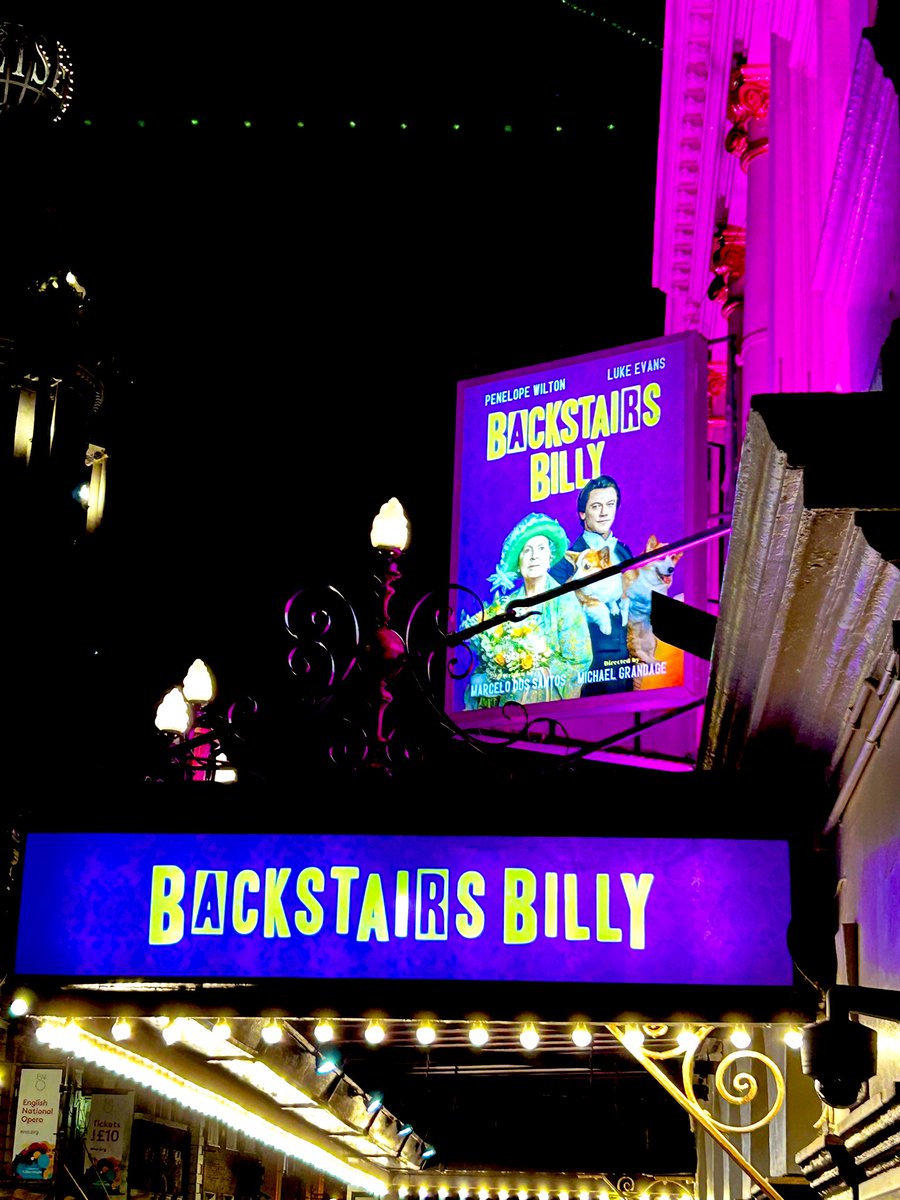 Being spontaneous and seeing one of my girl crushes in a play tonight. 

#PenelopeWilton
#BackstairsBilly