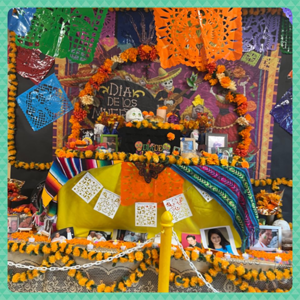 #WeLovePenn We took the time to remember the ones who are no longer with us. If you haven’t, come visit our #AltarDeMuertos. <a href="/sdschools/">San Diego Unified</a>