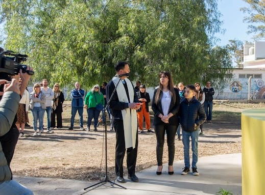 TomasMarisco's tweet photo. 🌼Memorial en recuerdo a Daiana Herlein

Como expresó su mamá, @lorenazerneri es un espacio de toma de conciencia para aquellos que tienen una obligación mayor reflexionen sobre el alcance de sus decisiones: las funciones políticas deben ejercerse con responsabilidad y compromiso https://t.co/4ZdQdle6eb
