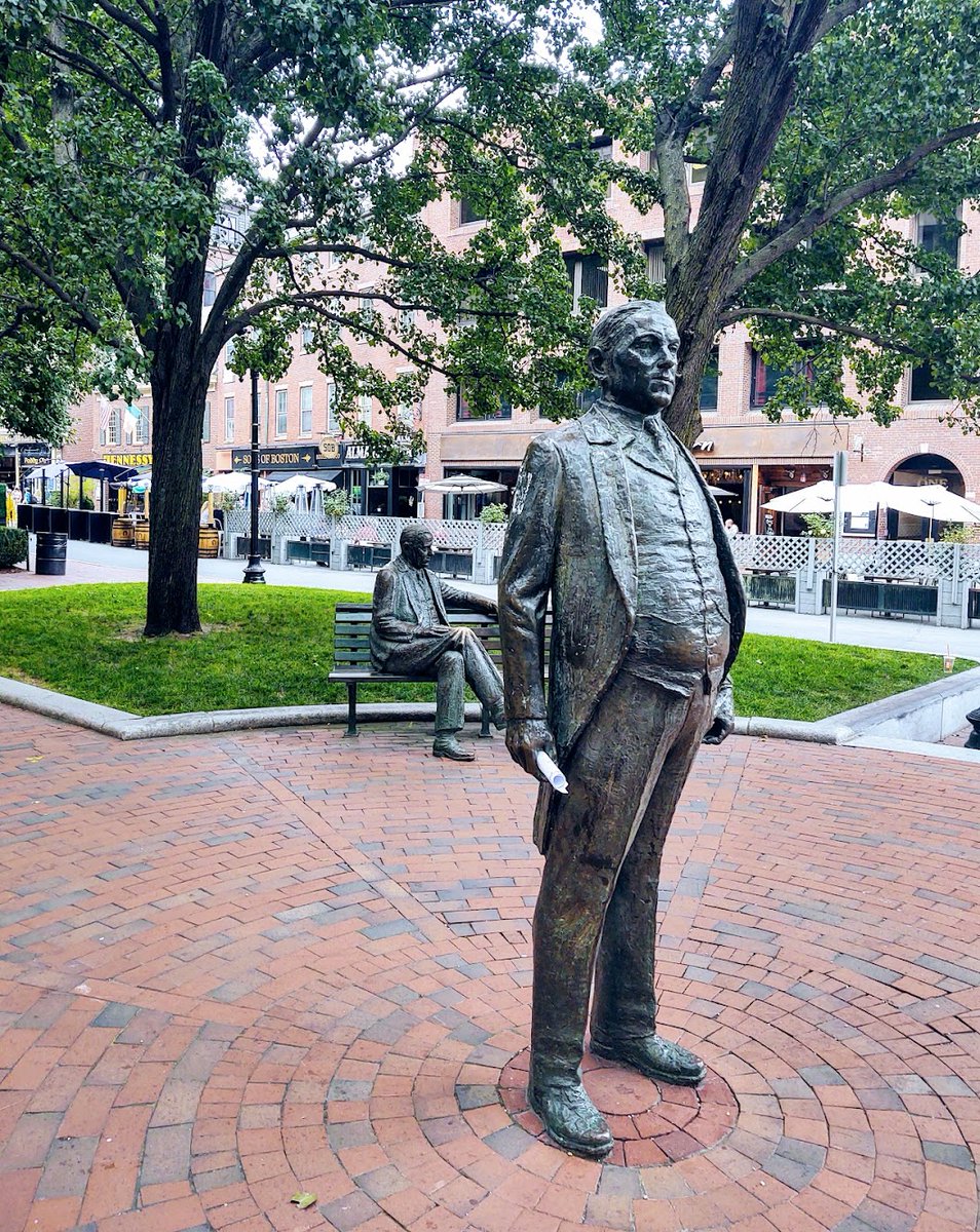 TheBostonIrish's tweet photo. Nice #autumn weather for a self-guided walk along #Boston's #irishheritagetrail, a 3-mile journey through 300+ years of history. Pick up a free map in
#TravelandCulture magazine, available at #BostonCommon Visitors Center. #visitboston #irishboston @MeetBostonUSA https://t.co/crUMFtRYCE