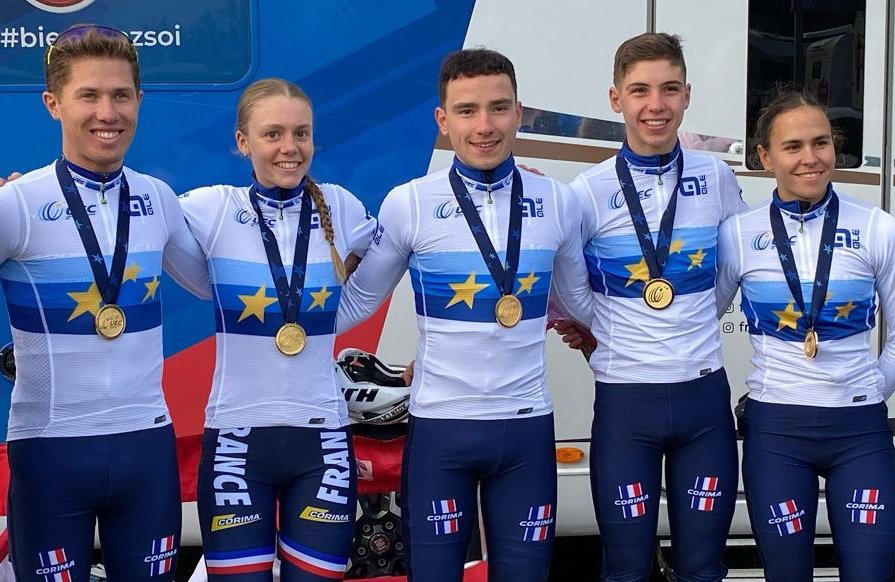 sportricolore's tweet photo. 🇫🇷 CHAMPIONNE D'EUROPE 😍

L'équipe de France de cyclo-cross décroche le titre en relais mixte à Pont-Château 🥇

Magnifique 👏 https://t.co/7hUc1jMwoB