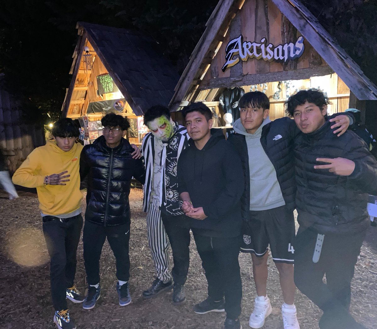 MoCoRec's tweet photo. Students from the #RecZone and Bienvenidos programs enjoyed a trip to Markoff’s Haunted Forest for some frights and fun on #Halloween. 

They dressed in their best costumes and made new friends while taking in the sites and scares on the Haunted Trails. https://t.co/KLAkfhOVYF