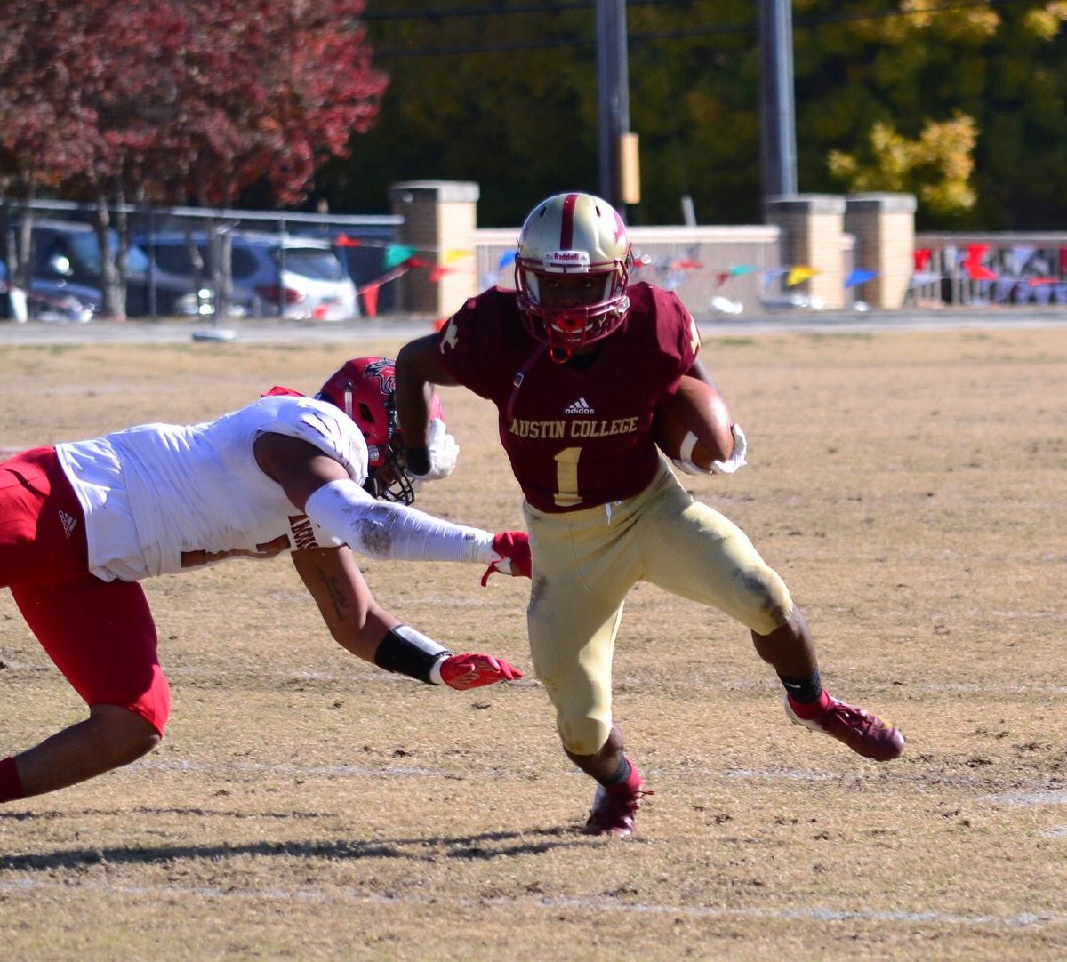#AGTG After a great conversation with <a href="/Coach_Love8/">George Love</a> I am blessed to say I have received my first (D3) offer from Austin College ‘Roos <a href="/RoosFootball/">Austin College ’Roos Football</a> <a href="/TonyJoeWhite5/">Tony Joe White</a> <a href="/AllSportsS_C/">All Sports Strength & Conditioning</a> <a href="/satxhsfb/">SATXHSFB</a> <a href="/FbCougar/">ClarkCougarFB</a>