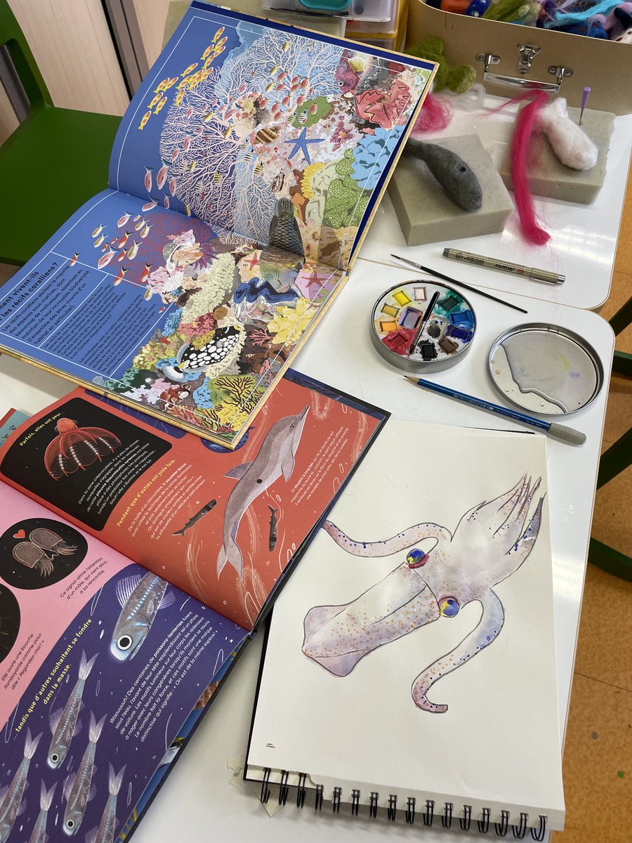 L’exploration sous-marine se poursuit… 🤿 Retour sur les créations de la semaine dernière dans l’atelier de l’ <a href="/institut_curie/">Institut Curie</a>  avec Lou, enseignante NOC. Ces workshops réalisés pendant les vacances sont des moments de création très attendus par les enfants !