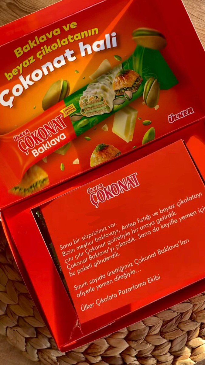 gidadedektifi's tweet photo. Ülker Pazarlama Ekibi'nin bazı Instagram hesaplarına hediye gönderip övdürdüğü Çokonat Baklava %5,5 oranında baklava parçacıkları içeriyor.
Üründe ayrıca;
Palm yağı,
Tam hidrojenize palm yağı,
Palm çekirdeği yağı,
Maltodekstrin,
Yapay aroma vericiler bulunuyor.
#NeYediğiniziBilin https://t.co/PnPqYsQcBQ