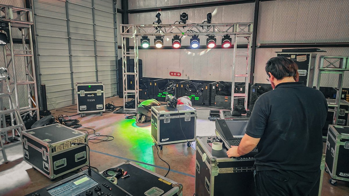 _Markeys_'s tweet image. Our Texas Team had the opportunity to develop their skills during a hands-on training session held at the Markey's Regional Texas Office.
#markeystraining #lighting #lighttraining #markeys #markeystech