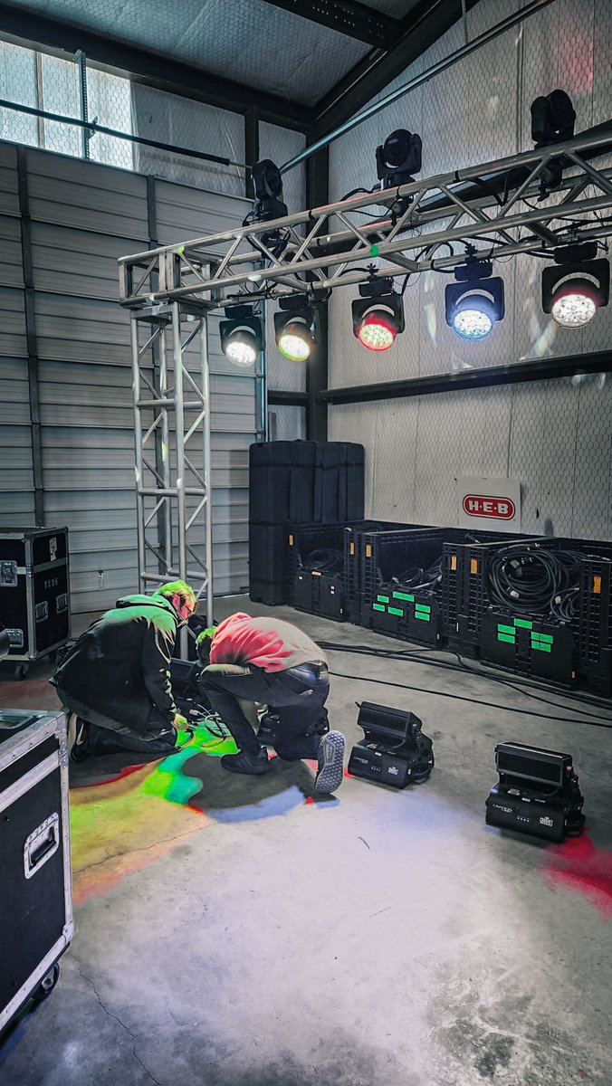 _Markeys_'s tweet image. Our Texas Team had the opportunity to develop their skills during a hands-on training session held at the Markey's Regional Texas Office.
#markeystraining #lighting #lighttraining #markeys #markeystech