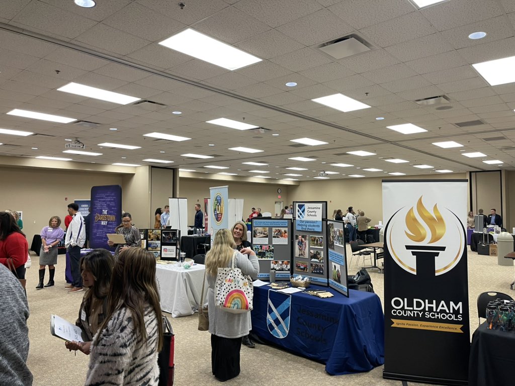 HrBcps's tweet photo. BCPS is actively participating in the GRREC job/recruitment fair today! Our team is eager to meet potential WKU teacher candidates!
#RecruitDevelopRetain
#MovingForward https://t.co/MOycK9vK1d