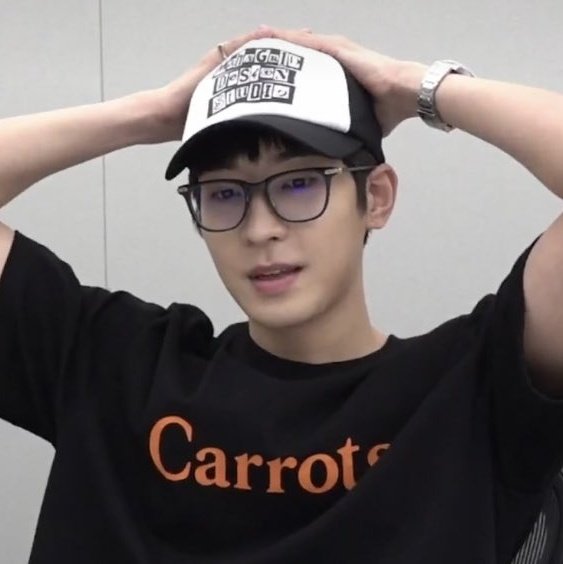 restarting.

hi! i'm Helios (Lanz) and I'm  looking for interactive moots. 
 
— '05, filo
— he/him
— not new to #kpoptwt #stantwt 
— any fandom

♡ / ↻ are appreciated.